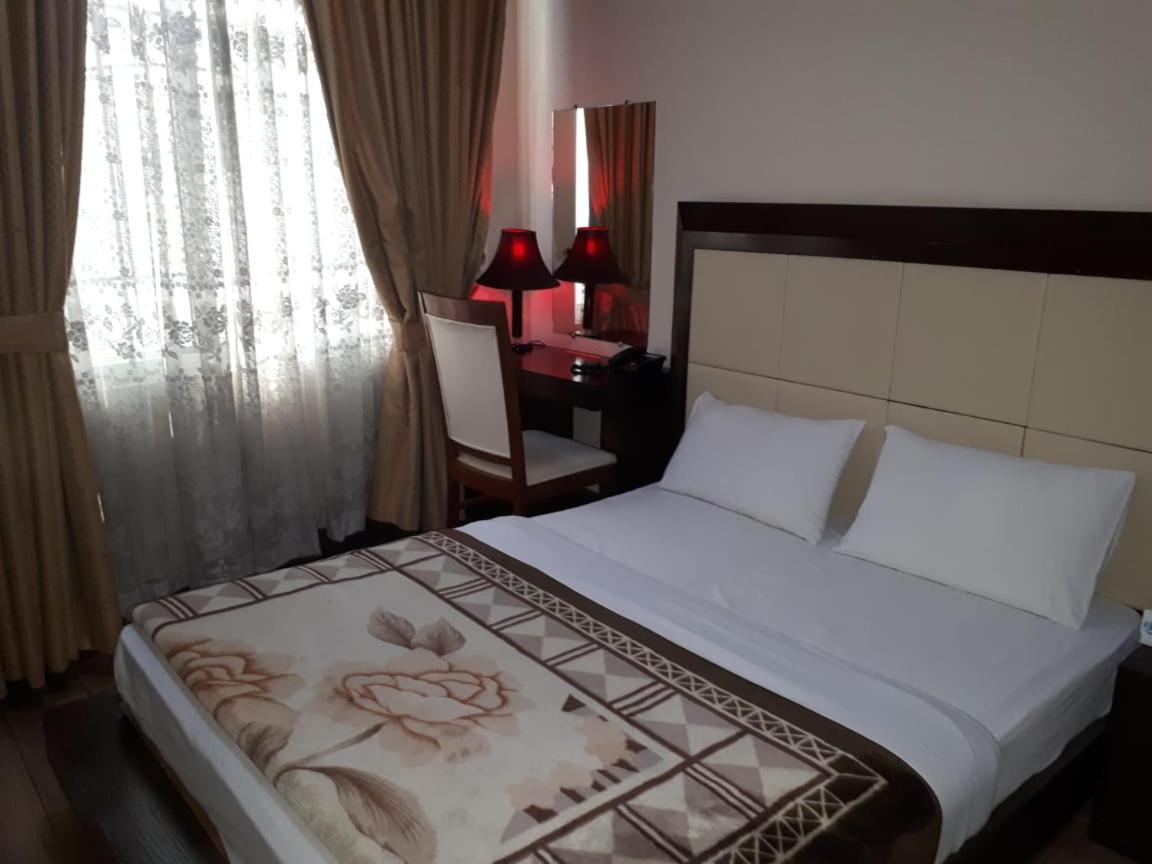 Midtown Hotel Равалпинди Экстерьер фото