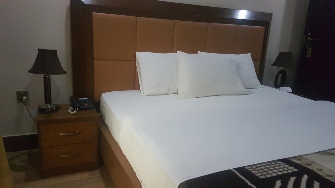 Midtown Hotel Равалпинди Экстерьер фото